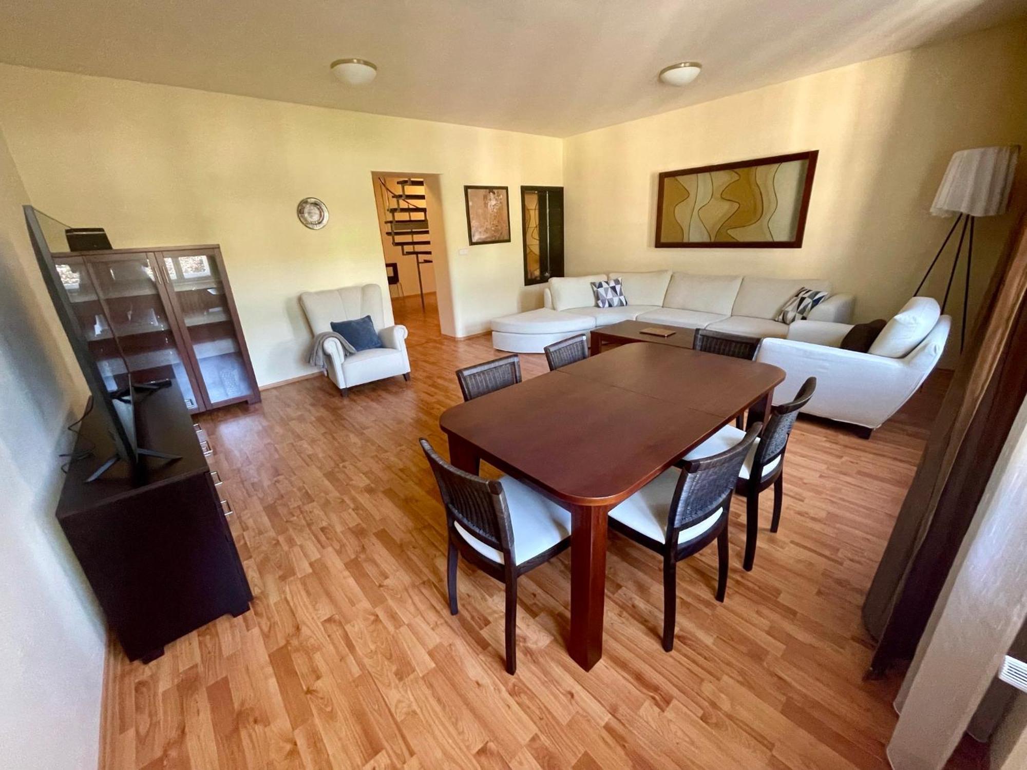 Huge Two Floor Apartment On The Park Colonnade With Free Parking For One Car, 160 Sqm Karlsbad Eksteriør billede