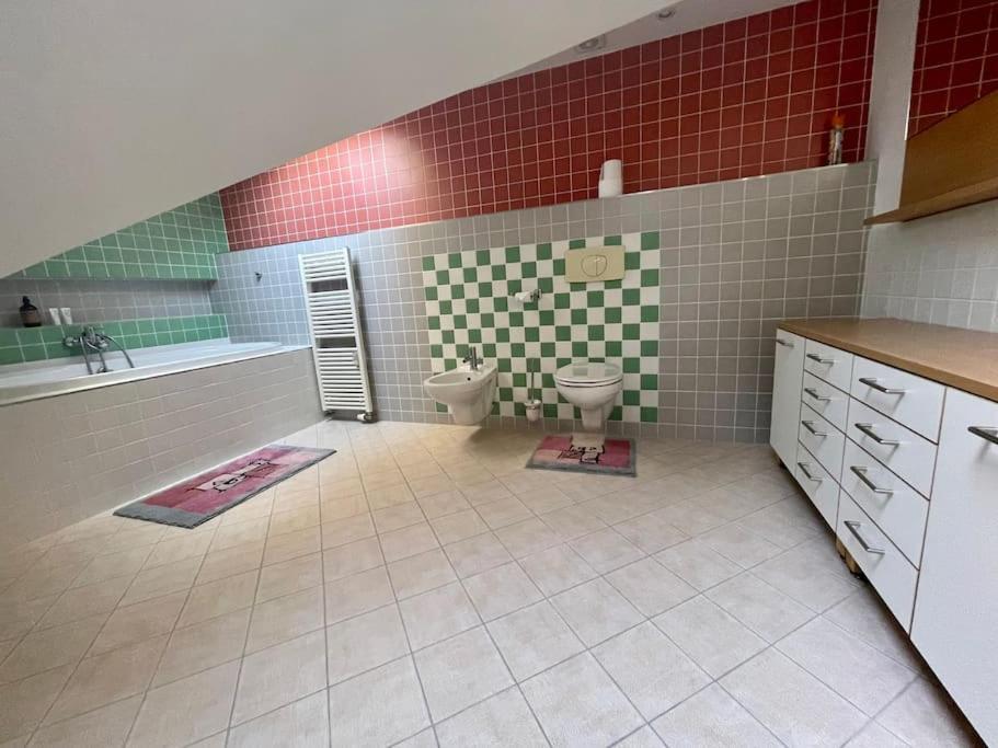 Huge Two Floor Apartment On The Park Colonnade With Free Parking For One Car, 160 Sqm Karlsbad Eksteriør billede